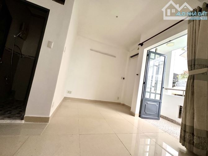 CĂN GÓC 2MT HXH NGUYỄN VĂN QUỲ, 3 TẦNG ĐÚC, 5.5M x 12M, NHỈNH 5 TỶ - 6