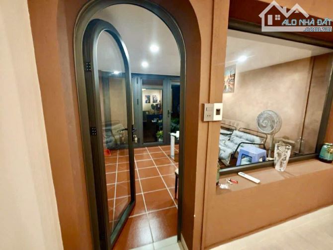 NHỈNH 8 tỷ CÓ CĂN HỘ PHỐ LỚN 80m2- 3 BƯỚC RA NHÀ HÁT LỚN - THOÁNG SÁNG - 6