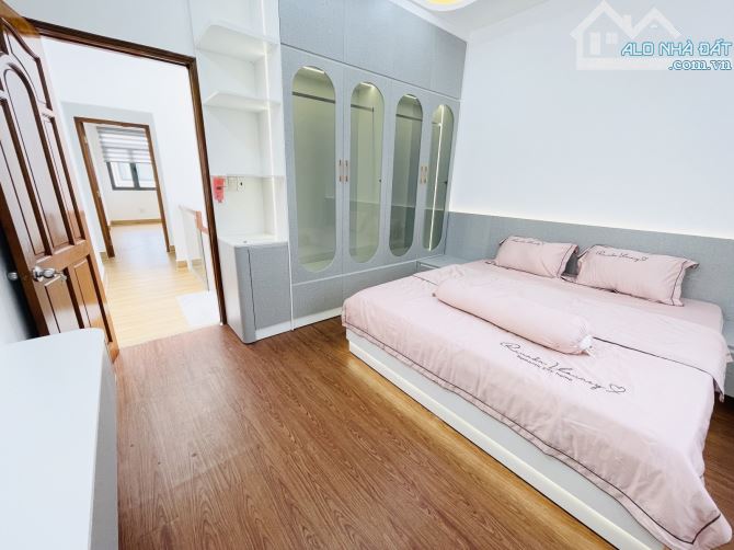 Bán nhà đẹp 3 tầng vào ở ngay.Huỳnh Tấn Phát,Quận 7.Giá 6.8 tỷ. - 6