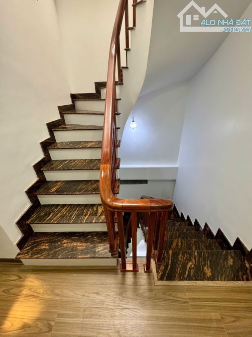 Nhà 2 mặt thoáng dân+sân riêng 42m2*4 tầng-12.2 tỷ* 50m ra đường ÔTÔ phố Nhân Hoà - 7