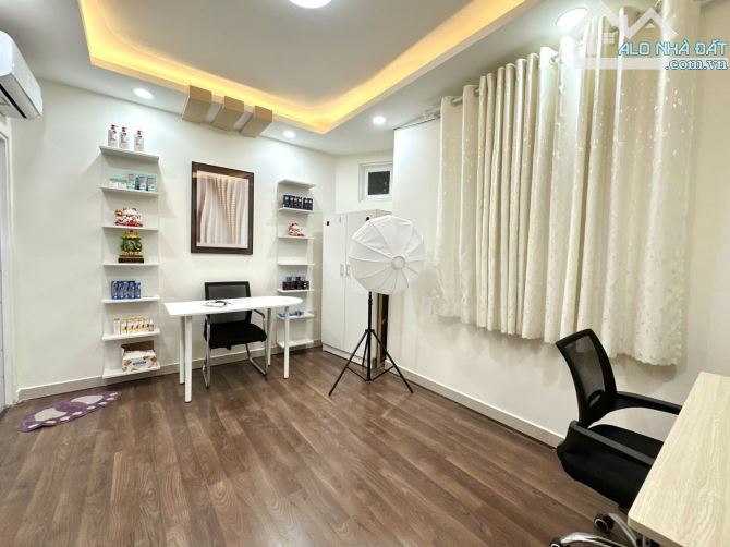 NHÀ 5 TẦNG- 4.1x 7.5M- Ko LỘ GIỚI- HXH- ĐOÀN THỊ ĐIỂM P1 PN- 7,7 TỶ - 7