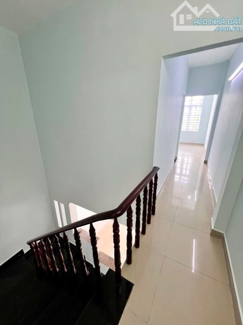 BÁN NHÀ 56 M2- 3 PHÒNG NGỦ- 2 WC- GIÁ 1 TỶ 880TR -GẦN CHỢ NGÃ 5 VĨNH LỘC - GIÁ TỐT - 7