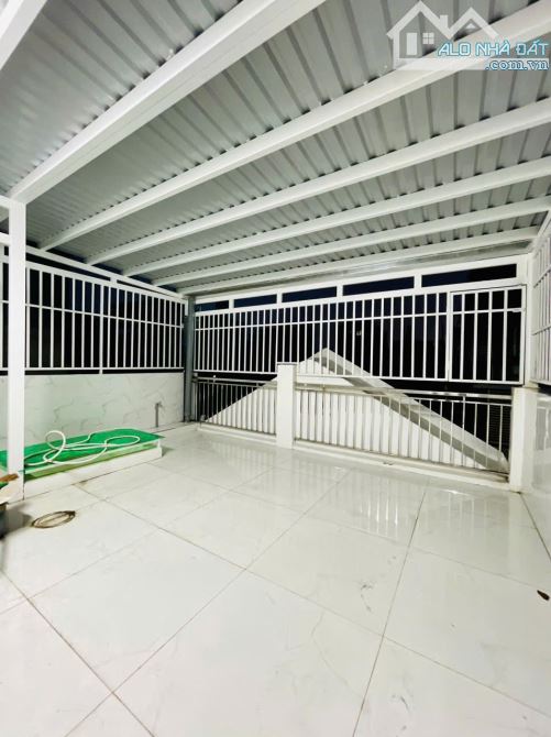BÁN NHÀ HẺM XE HƠI BÀNH VĂN TRÂN 4 TẦNG 5,3X12 NGAY CMT8-CV LÊ THỊ RIÊNG CHỈ 10,4 TỶ - 7