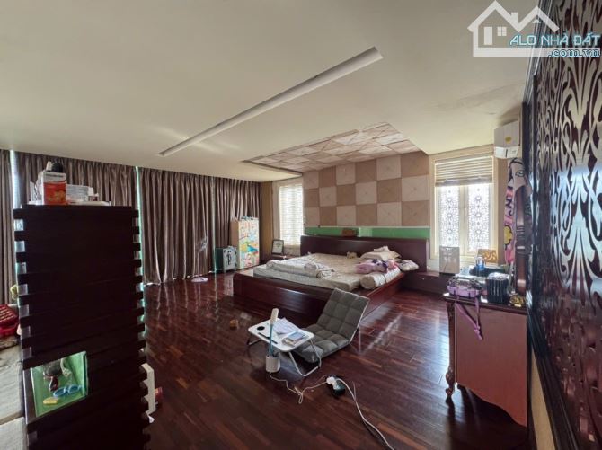 Bán Biệt thự lô góc đường 7m5, Quận Hải Châu, Đà Nẵng - DTXD 1450m² - 5 tầng - 42 tỷ - 6