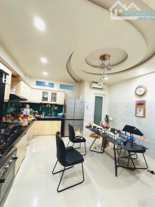 Bán gấp! Giảm còn 13,5 tỷ TL - Sát mặt tiền - Phạm Văn Đồng Bình Thạnh - DT 4,5x19m 4Tầng - 7