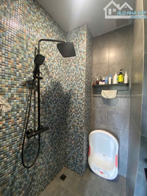 BÁN NHÀ ĐẸP 4 TẦNG, 63M², HẺM XE HƠI, PHÚ HỮU, THỦ ĐỨC, GIÁ CHỈ 7.5 TỶ - 7