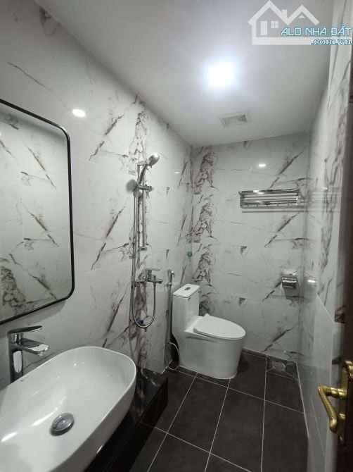 BÁN NHÀ 35M, 6 TẦNG THANG MÁY  MINH KHAI GIÁ CHỈ 9,8TY, TẶNG FULL NỘI THẤT - 7
