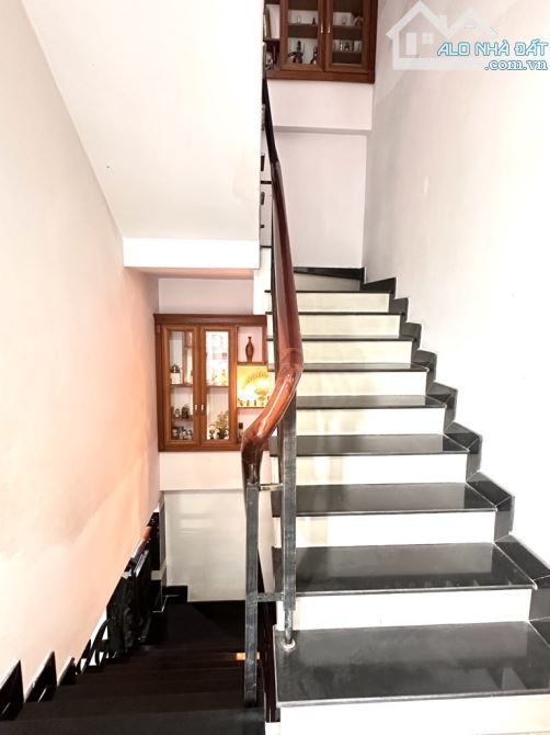 TRUNG TÂM GV 125M2 NGANG 7.8 NHÀ 4 TẦNG  HẺM XE HƠI TRONG NHÀ - 7