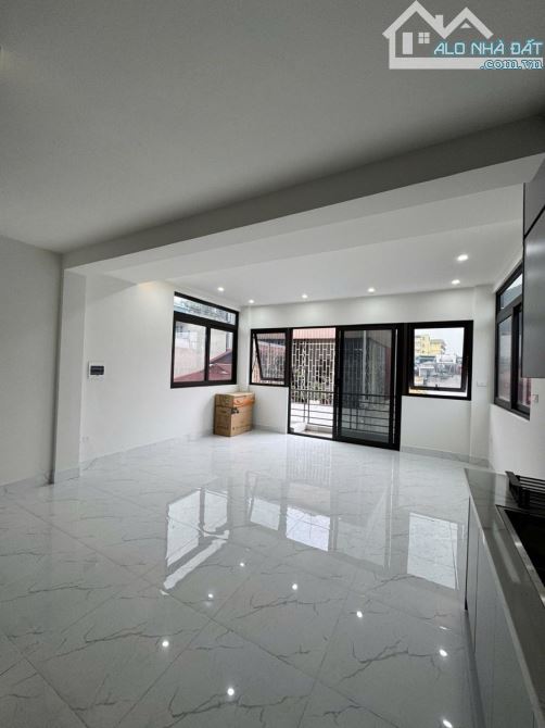 Lê Trọng Tấn, diện tích 57/65mT2.  5tầng . MT 4.9m.  20 tỷ Thanh Xuân - 7