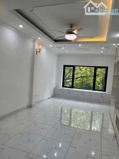 13 TRIỆU 🏡 CHO THUÊ NHÀ NGUYÊN CĂN PHỐ HỒNG TIẾN – BỒ ĐỀ 🚗 Ô TÔ NGỦ TRONG NHÀ – 3PN - 7