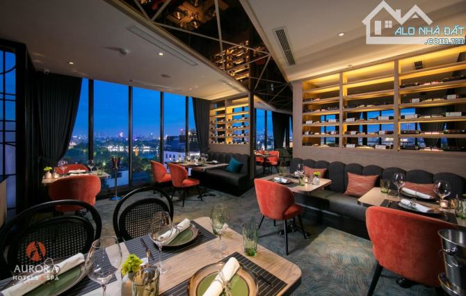 Khách sạn 4 sao mặt phố Hàng Trống 230m2, 11 tầng, MT 8m, 220 tỷ - Doanh thu 45 tỷ/năm