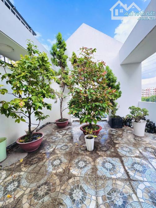 Bán gấp! Giảm còn 13,5 tỷ TL - Sát mặt tiền - Phạm Văn Đồng Bình Thạnh - DT 4,5x19m 4Tầng - 8