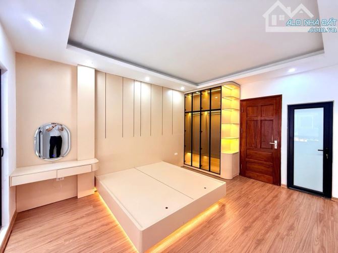 Hiếm có !Bán lô góc phố Trường Chinh 2 mặt 70mx 4,5MT ,ô tô tránh nhỉnh 16 tỷ - 8