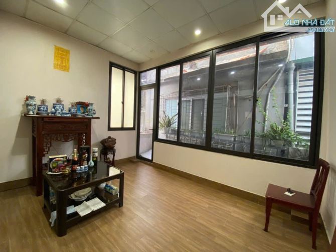 Trung Phụng - Mặt ngõ thông - Trước nhà rộng 2m - Mặt tiền 4,5m - Kinh doanh nhỏ - 8