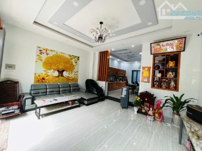 ¹⁰⁷ Quận 2- 96m² NHÀ 3 TẦNG NGANG 6M – HOÀN CÔNG ĐẦY ĐỦ HXH ĐỖ CỬA Lê Văn Thịnh 9,3 tỷ - 8