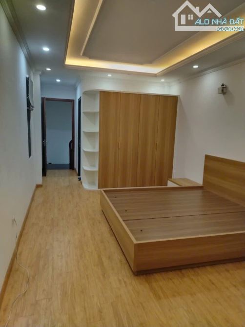13 TRIỆU 🏡 CHO THUÊ NHÀ NGUYÊN CĂN PHỐ HỒNG TIẾN – BỒ ĐỀ 🚗 Ô TÔ NGỦ TRONG NHÀ – 3PN - 8