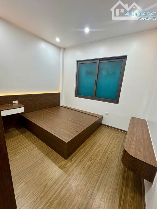 Nhà 2 mặt thoáng dân+sân riêng 42m2*4 tầng-12.2 tỷ* 50m ra đường ÔTÔ phố Nhân Hoà - 9