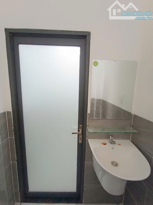 GIÁ MÀ MÌNH CÓ 1 TỶ THÌ SẼ MUA NHÀ CẤP 4 NGAY TRUNG TÂM PHƯỜNG TÂN TRIỀU - 9