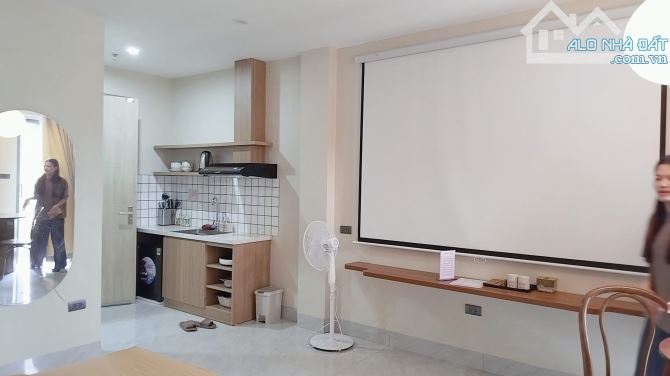 BÁN CCMN THỔ QUAN - ĐỐNG ĐA - DIỆN TÍCH 115M - 7 TẦNG - 17 PHÒNG STUDIO KHÉP KÍN - 9