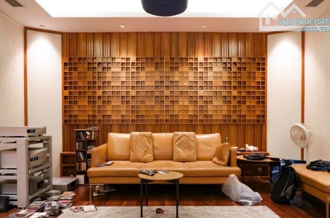 Bán nhà mặt phố Liễu Giai, mặt tiền 8,3m, sổ 106m2 lô góc 8 tầng nổi 1 hầm - 9