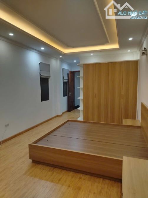 13 TRIỆU 🏡 CHO THUÊ NHÀ NGUYÊN CĂN PHỐ HỒNG TIẾN – BỒ ĐỀ 🚗 Ô TÔ NGỦ TRONG NHÀ – 3PN - 9
