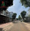 Khách gửi 02 lô Nay Pao không khuyết điểm ——- DT: 5x23,75m H: Tây Bắc Giá: 15,4 tỉ   Vui