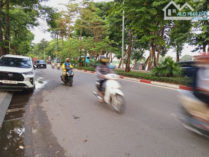 Bán nhà mặt phố Nguyễn Hữu Thọ - Quận Hoàng Mai, DT 289m2, MT 10m, Giá 216 tỷ, KD Cực Đỉnh