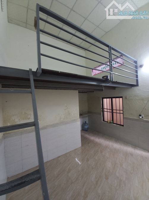 DÃY TRỌ MẸ SUỐT – Ô TÔ ĐỖ CỬA – SAU LƯNG ĐH SƯ PHẠM & TÔN ĐỨC THẮNG - LCU224