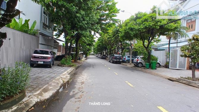 Mặt đường 10.5m - Đường thẳng ra Biển Mỹ Khê - bán gấp - 1