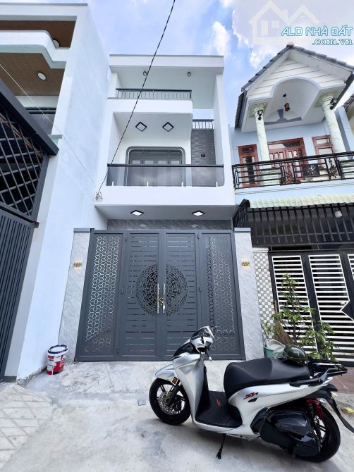 NHÀ 1 TRỆT 1 LẦU HOÀN CÔNG TẠI P. BỬU HÒA ( NAY LÀ P. BIÊN HÒA ) chỉ 2T850
