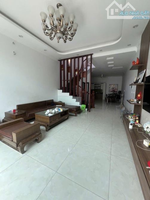 CHỦ CẦN BÁN GẤP NHÀ SIÊU ĐẸP LONG BIÊN - GIA LÂM