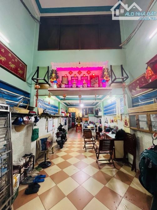 Bán gấp nhà ở ngay MTKD Bến Bình Đông, view bo sông, 76m2, SHR, HCĐ, chỉ 17 tỷ.
