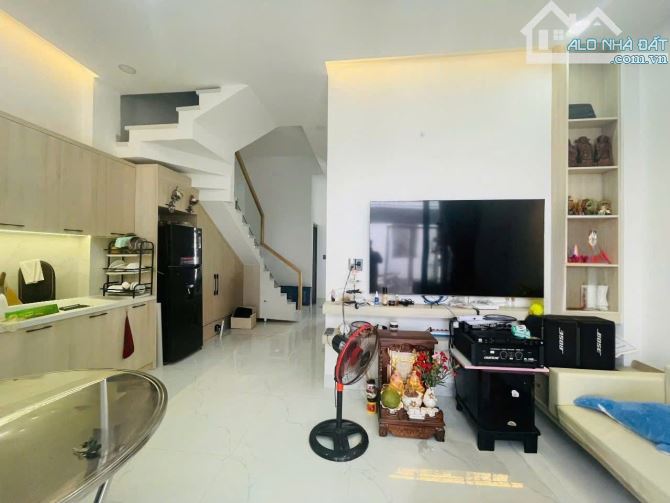 Bán nhà 2 tầng gần bệnh viện mắt - cầu dứa nha trang