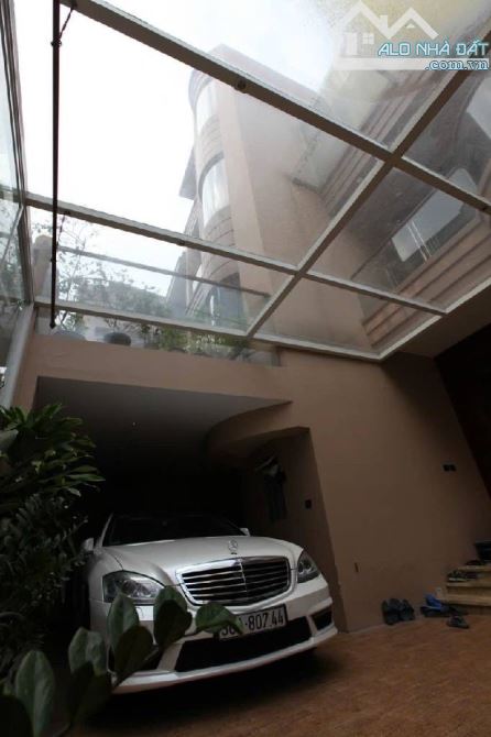 TRẦN CUNG - Siêu phẩm lô góc 135m2 4 tầng MT 12m 2 thoáng - Ngõ thông ô tô tránh - 43tỷ