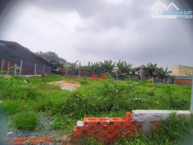 ĐẤT THỊ TRẤN CỦ CHI -ĐƯỜNG HUỲNH VĂN CỌ-ĐƯỜNG XE HƠI VÀO -DIỆN TÍCH:756M2- GIÁ 9, 5TỶ.