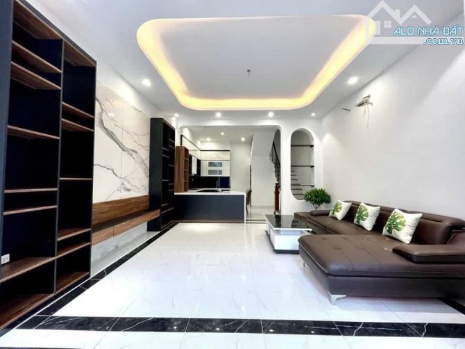 Đẳng cấp! Bán nhà Vĩnh Hưng, gần Ô tô, 39m2, 6.5 tỷ
