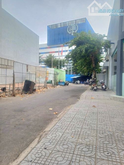 BÁN ĐẤT LÔ GÓC NGUYỄN TẤT THÀNH - THANH KHÊ - MT 7M5