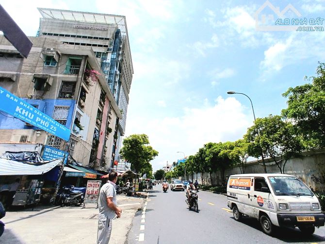 Bán Nhà Đường Trần Nhân Tôn - Q.5 - 52,5m² x 4 Tầng - 2 Hẻm Trước,Sau - Giá 10,990 Tỷ