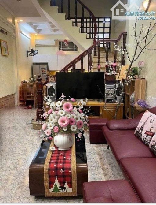 NHỈNH NHẸ 9 TỶ , NHÀ 48 M X 5 TẦNG  HỒ TÙNG MẬU -  GẦN ĐH THƯƠNG MẠI