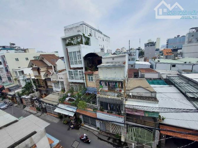 Trung tâm q7,hẻm ô tô nguyễn thị thập, 1 trệt 3 lầu, 7,x tỷ