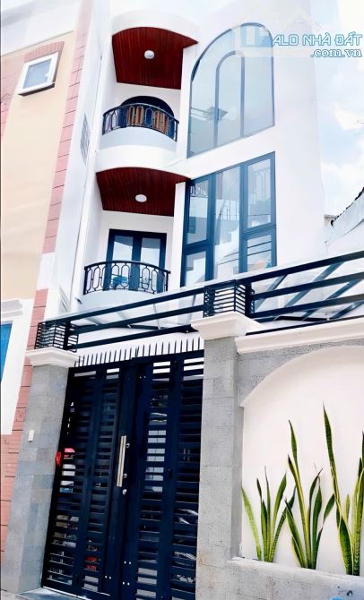 Quận Tân Phú-Nhà đẹp-Hẻm ô tô 5M-Giáp Q11-Trịnh Đình Trọng-P.Phú Trung-56m2-4x14-3tầng-3PN