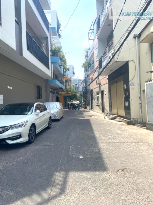 Bán Nhà Hẻm Xe Hơi 116m2 – 12 Phòng Trọ Dòng Tiền 30 Triệu/Tháng Chỉ 8,7 Tỷ Gần Vincom