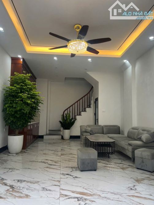BÁN NHÀ THẠCH BÀN,LONG BIÊN ,NGAY AEON,DT 32M*5 TẦNG GIÁ 5,85TỶ