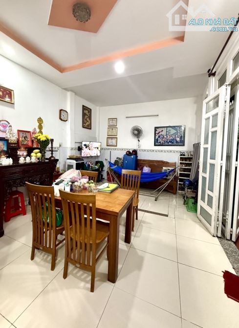 3.1 tỷ- bán nhà Bình Tân- Tỉnh lộ 10- 34m2- 2 tầng- 2pn- Sổ hồng riêng