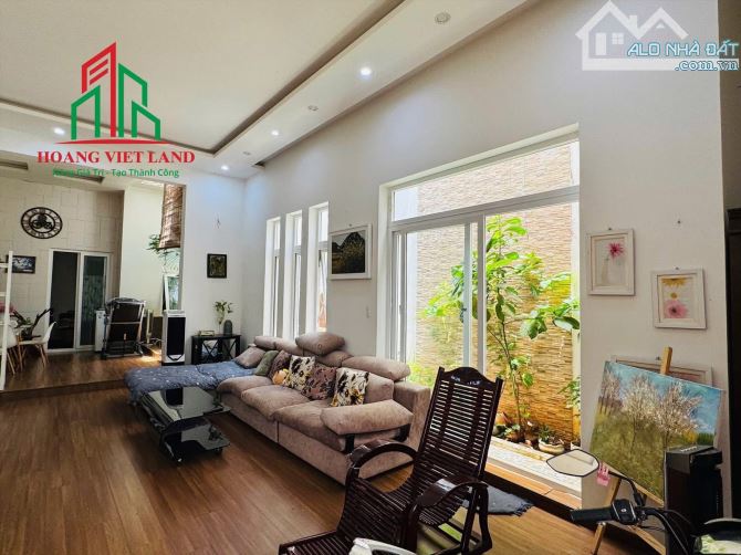NHÀ CẤP 4 MẶT TIỀN TUỆ TĨNH ĐOẠN ĐẦU GIAO VỚI LÊ DUẪN 10x24m