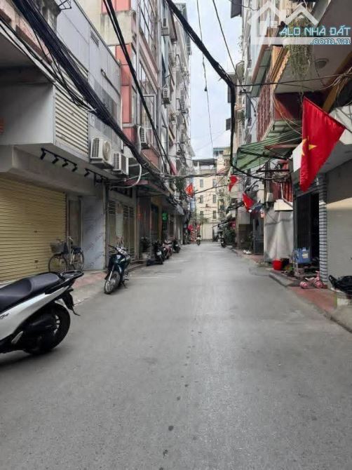 Nhà phố QUANG TRUNG, cần bán gấp,  33 m2, 5 tầng, mt 4.7m + Thiết kế hiện đại, Full nội th