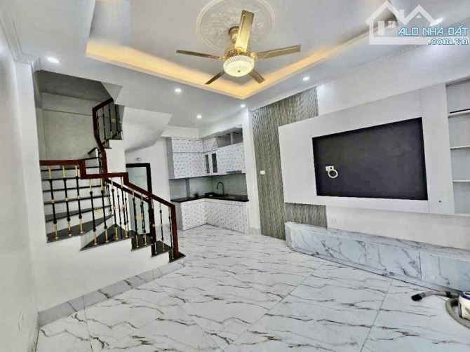 Cần bán nhà phố Phúc Tân , Hoàn Kiếm 32m, 5 tầng, mặt tiền 4m, giá 7.8 tỷ.