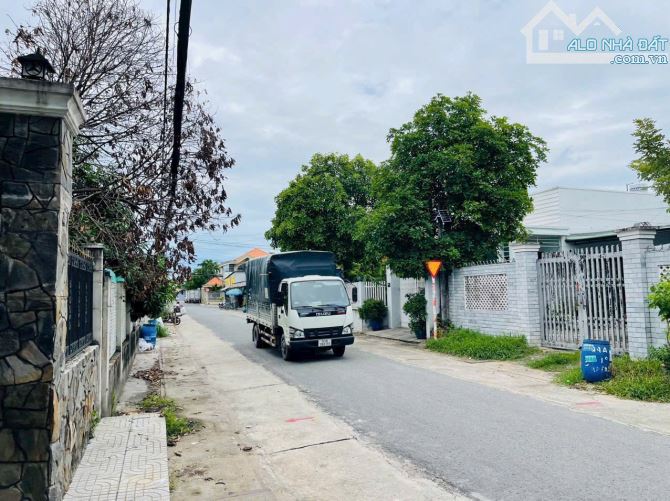 Cần bán 1241m2 đất full thổ mặt tiền liêu bình hương củ chi giá 15,6 tỷ