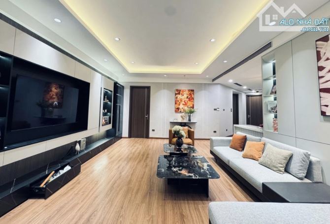 Bán chung cư Hoàng Đạo Thúy. DT: 119m, 3n, 2vs. Full nội thất cao cấp: Giá: 10,7 tỷ
