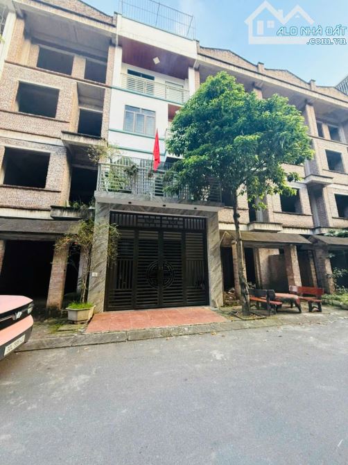 Bán nhà LK Lộc Ninh Chúc Sơn, phân lô, vỉa hè  68m 5 tầng, nội thất đầy đủ giá 10,5 tỷ